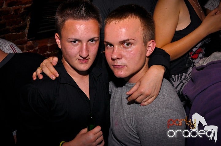 Sâmbătă noaptea în Escape, 