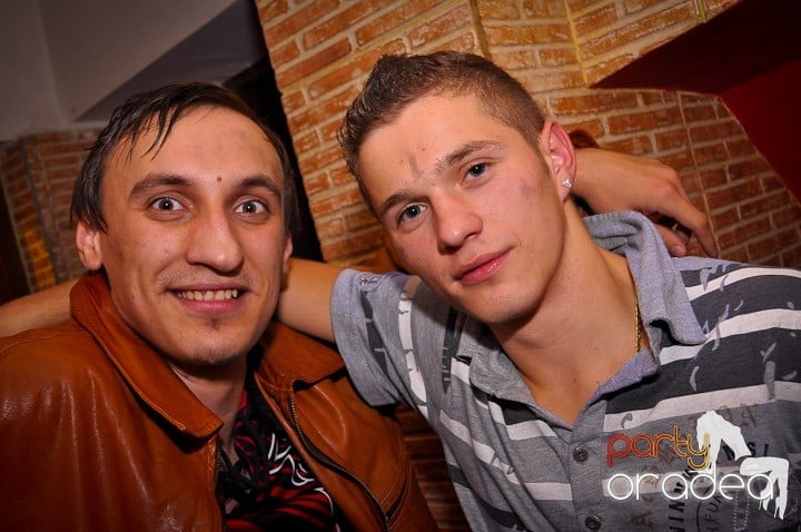 Sâmbătă noaptea în Escape, 