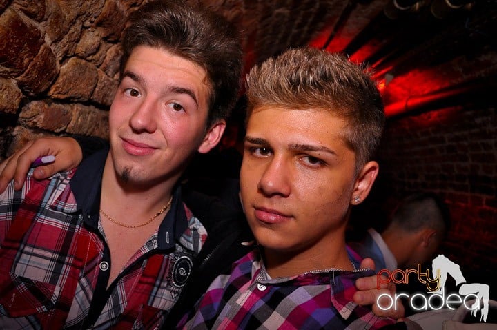 Sâmbătă noaptea în Escape, 