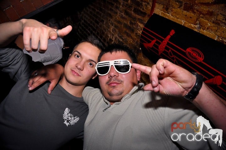 Sâmbătă noaptea în Escape, 