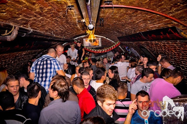 Sâmbătă noaptea în Escape, 