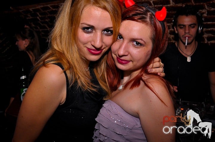 Sâmbătă noaptea în Escape, 