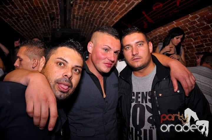 Sâmbătă noaptea în Escape, 