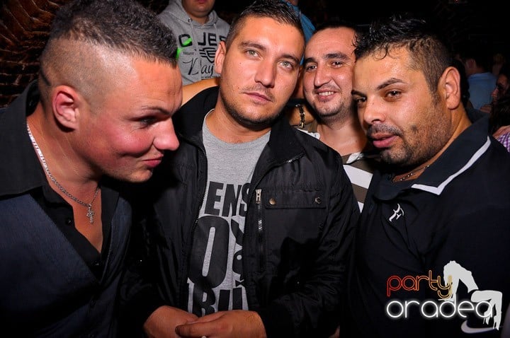 Sâmbătă noaptea în Escape, 