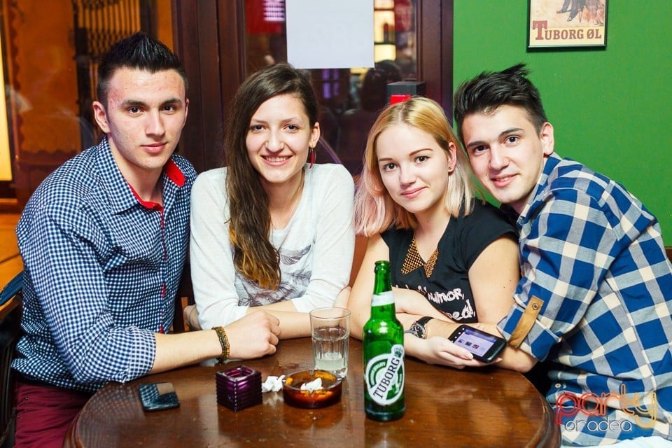 Sâmbătă noaptea în Green Pub, Green Pub