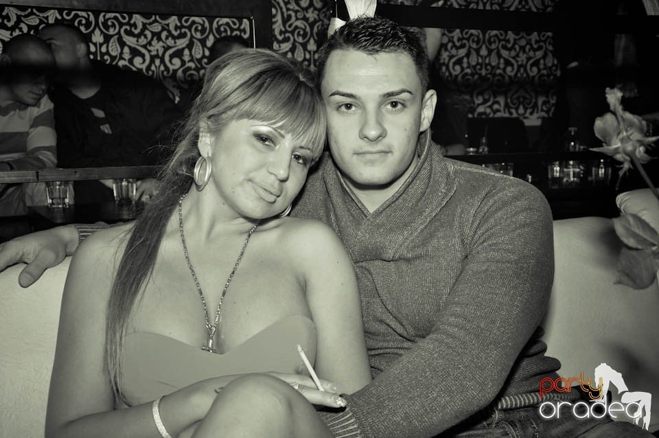 Sâmbătă petrecem în Club Life,