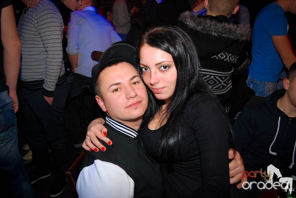 Sâmbătă seara în Club Escape, 