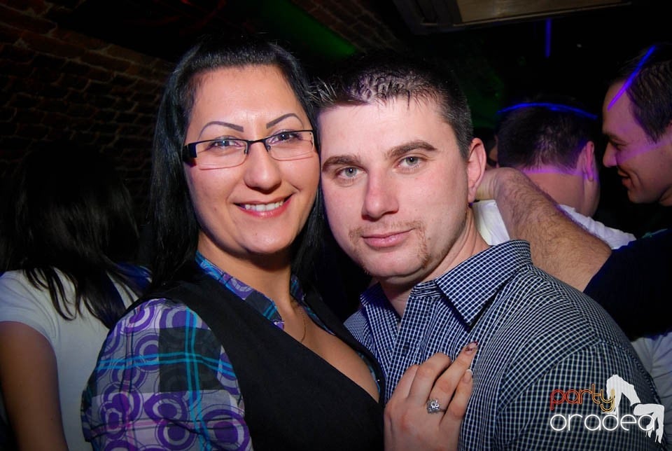 Sâmbătă seara în Club Escape, 