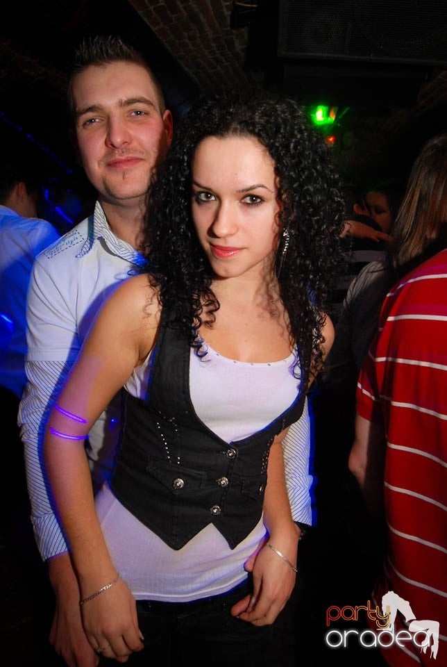 Sâmbătă seara în Club Escape, 