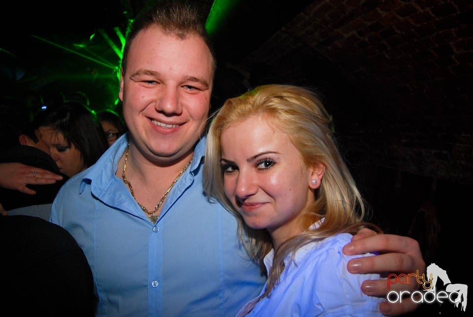 Sâmbătă seara în Club Escape, 