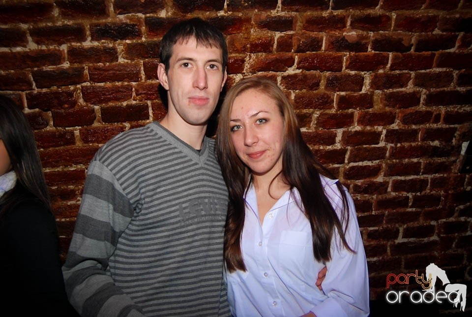 Sâmbătă seara în Club Escape, 