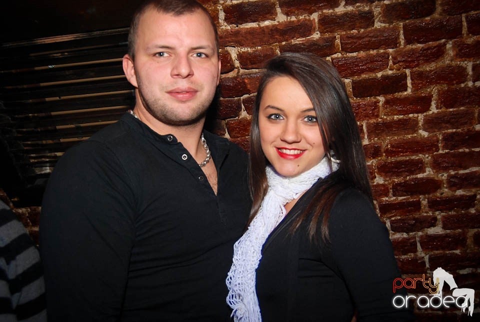 Sâmbătă seara în Club Escape, 