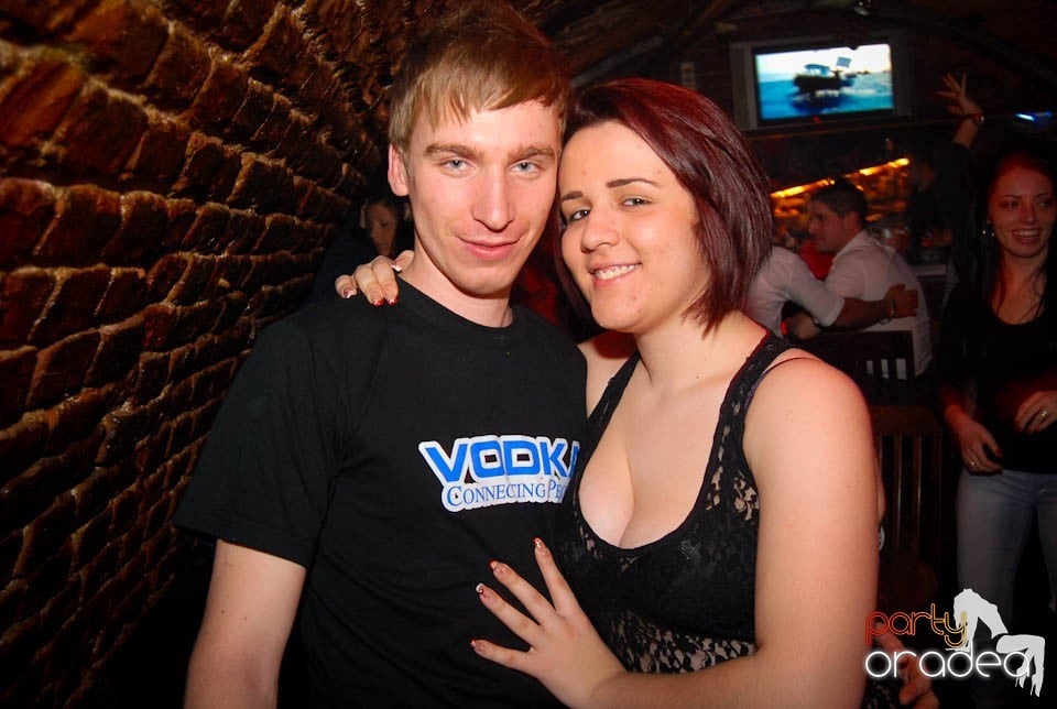 Sâmbătă seara în Club Escape, 