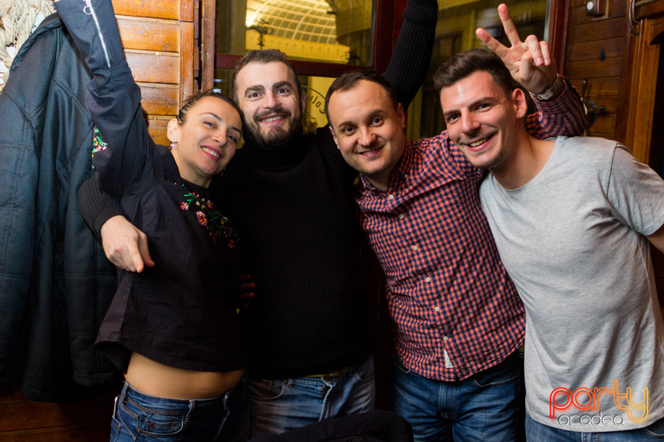 Sâmbătă seara la Columbus, Columbus Cafe