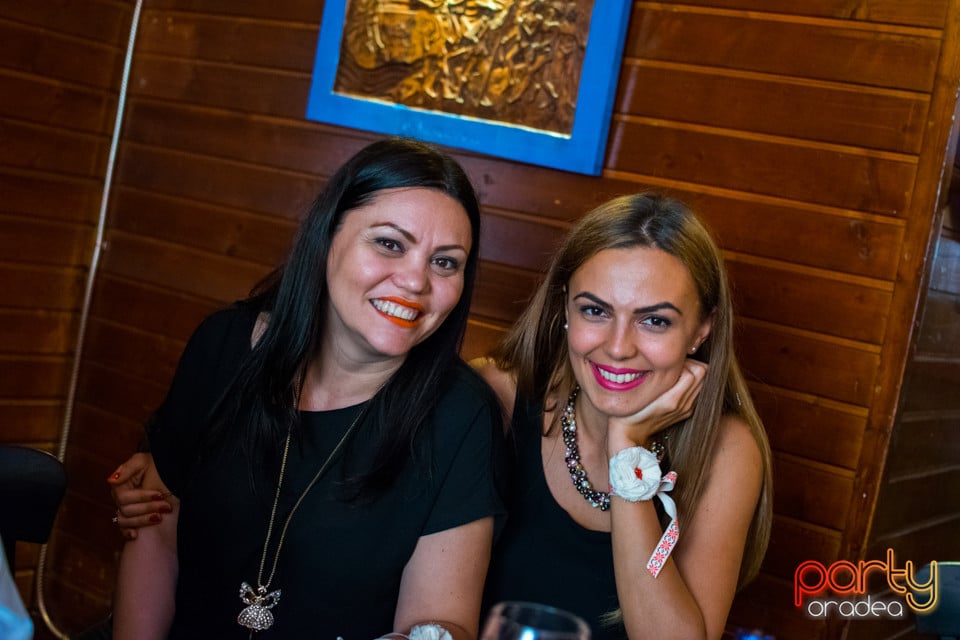 Sâmbătă seara la Columbus, Columbus Cafe