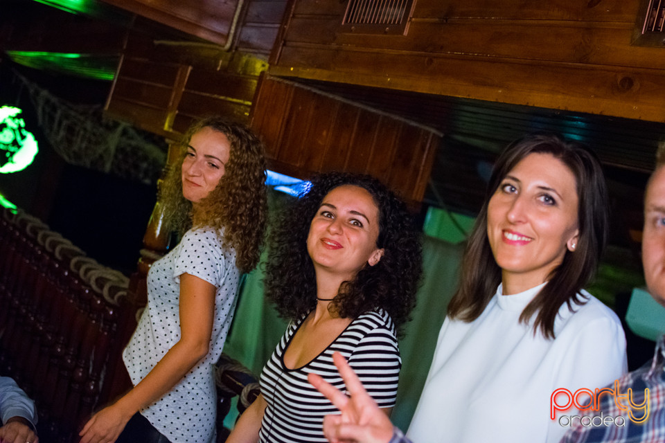 Sâmbătă seara la Columbus, Columbus Cafe