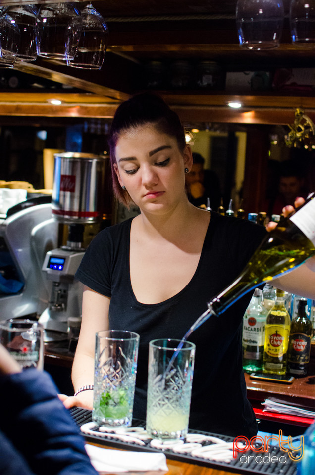 Sâmbătă seara la Columbus, Columbus Cafe