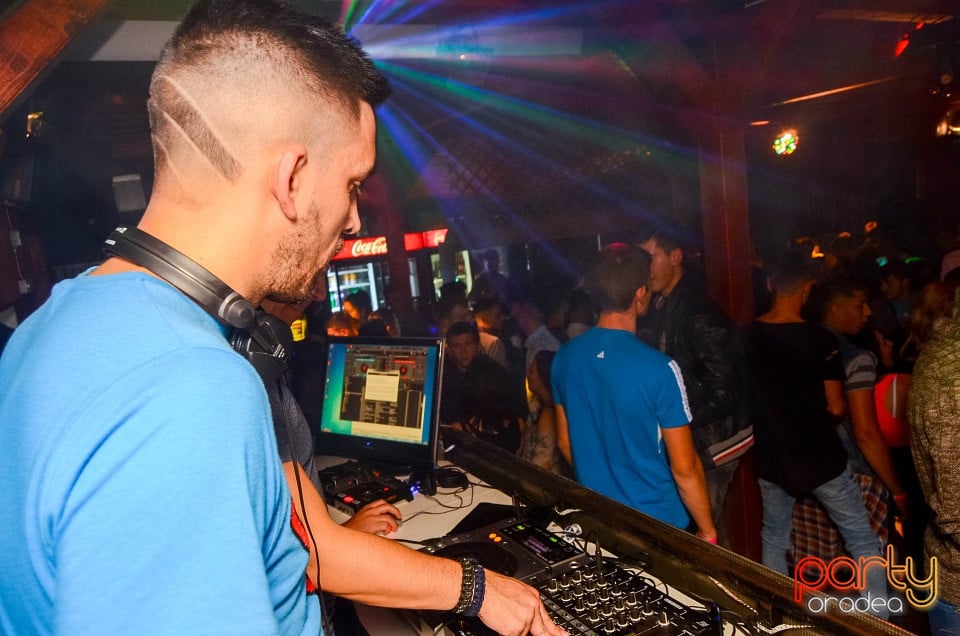 Sâmbătă seara la Disco Faház, 