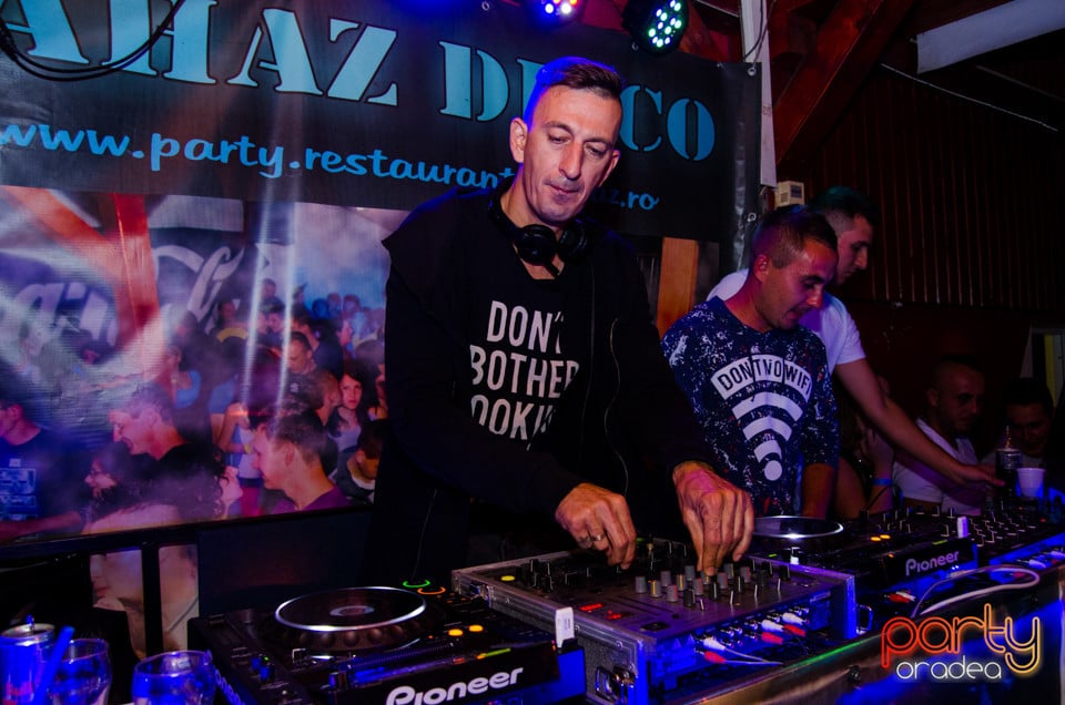 Sâmbătă seara la Disco FAHÁZ, 