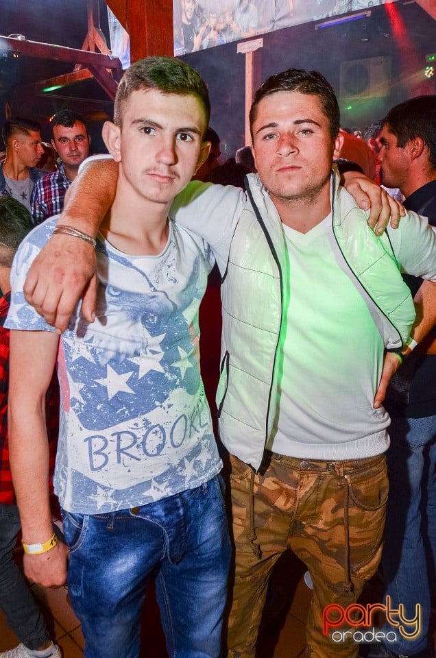 Sâmbătă seara la Disco Faház, 