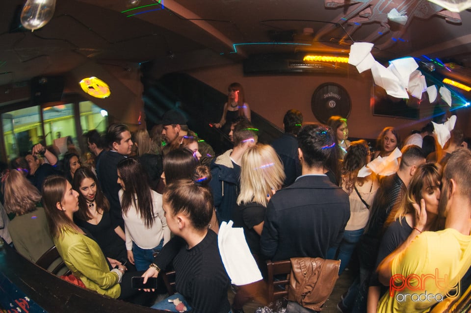 Sâmbătă seara la Edison Pub, 