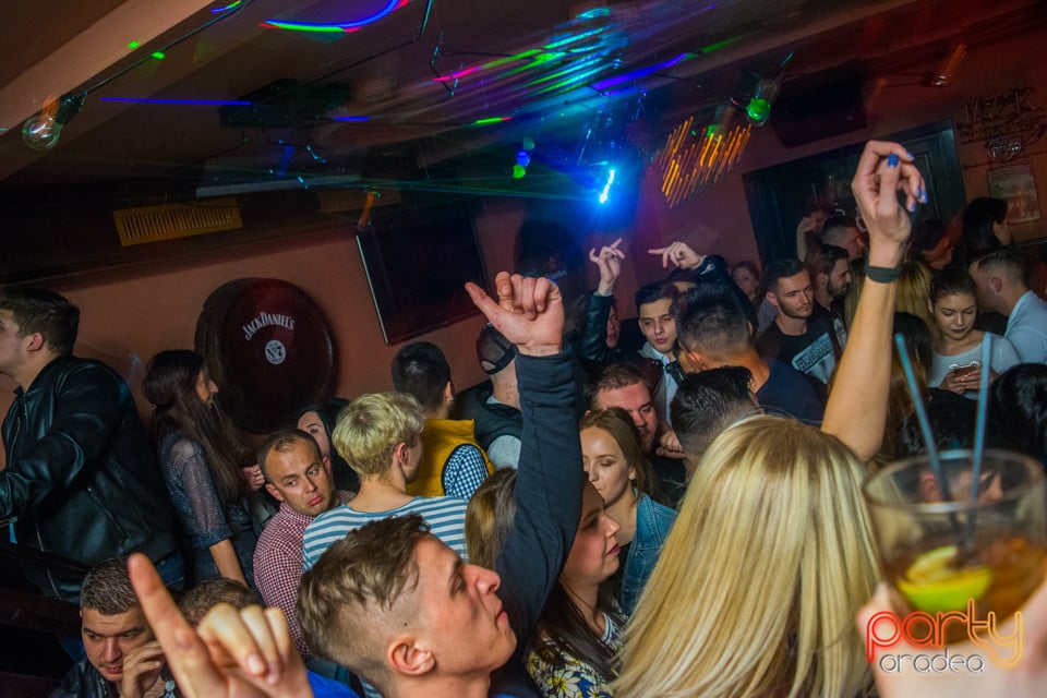 Sâmbătă seara la Edison Pub, 