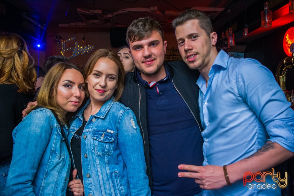 Sâmbătă seara la Edison Pub, 
