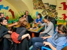 Sâmbătă seara la Hole