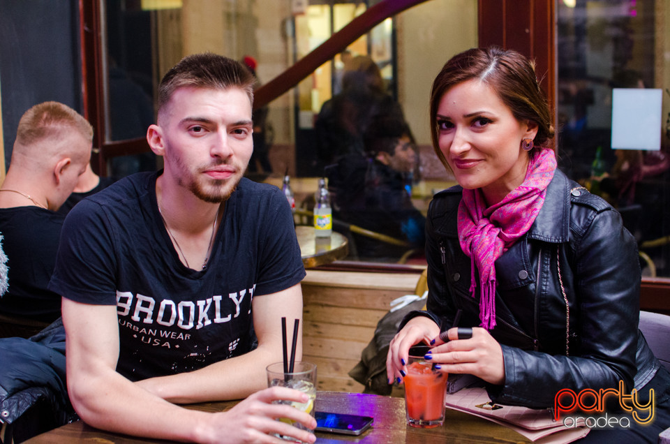 Sâmbătă seara la Steam Bar, 