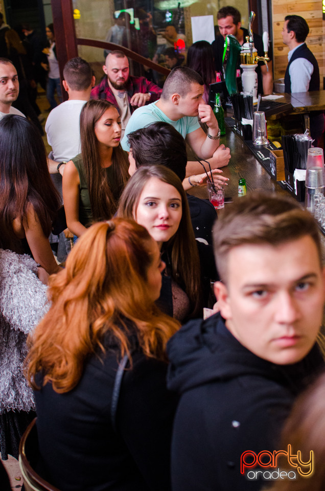 Sâmbătă seara la Steam Bar, 