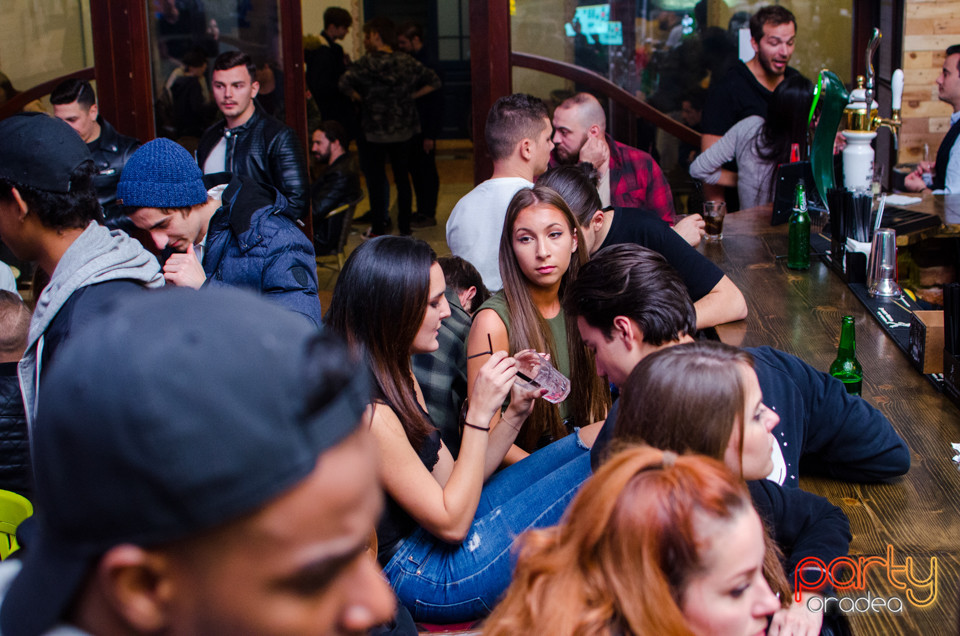 Sâmbătă seara la Steam Bar, 