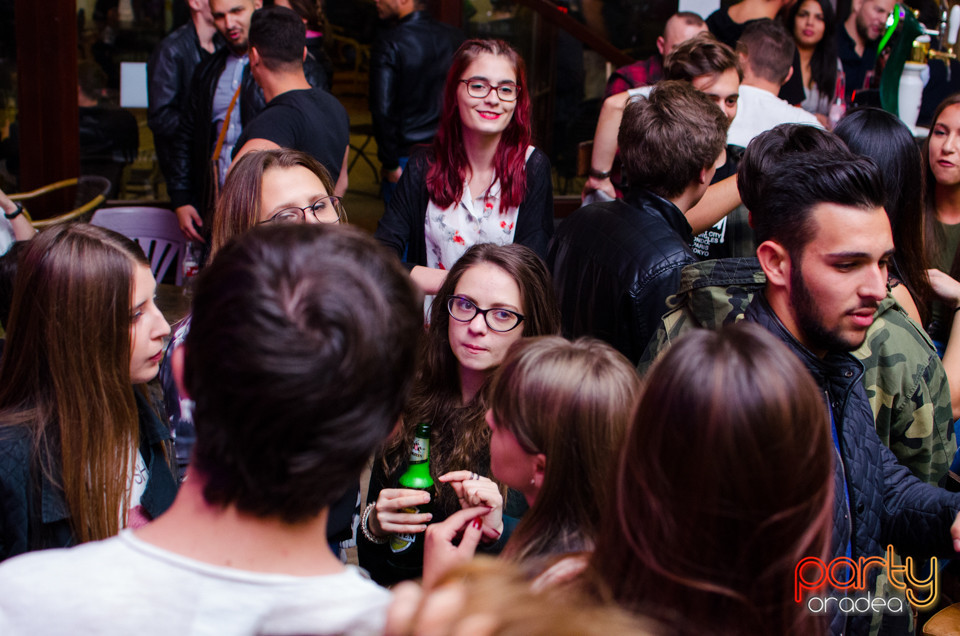 Sâmbătă seara la Steam Bar, 