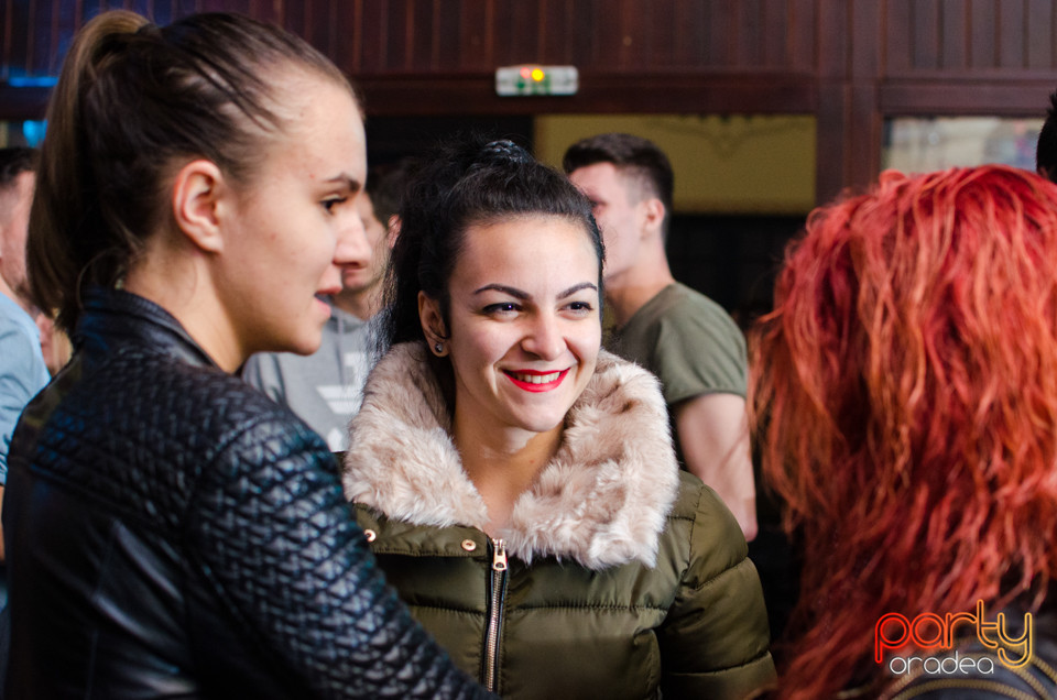 Sâmbătă seara la Steam Bar, 