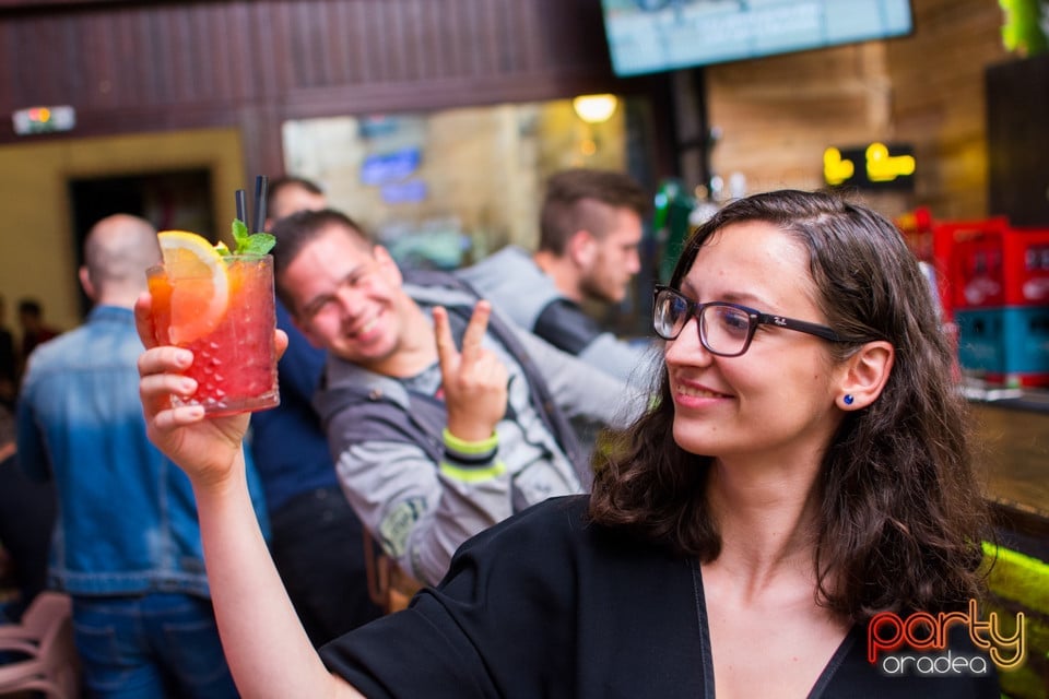 Sâmbătă seara la Steam Bar, 