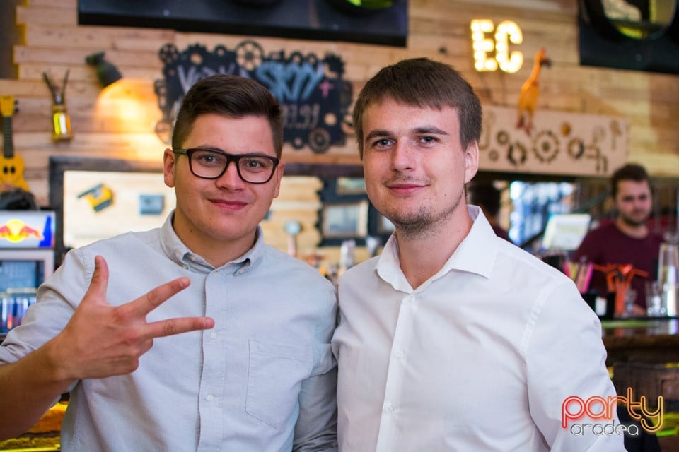 Sâmbătă seara la Steam Bar, 