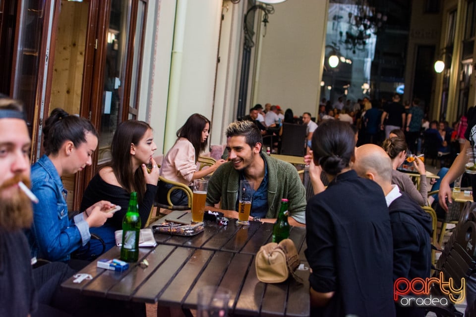 Sâmbătă seara la Steam Bar, 