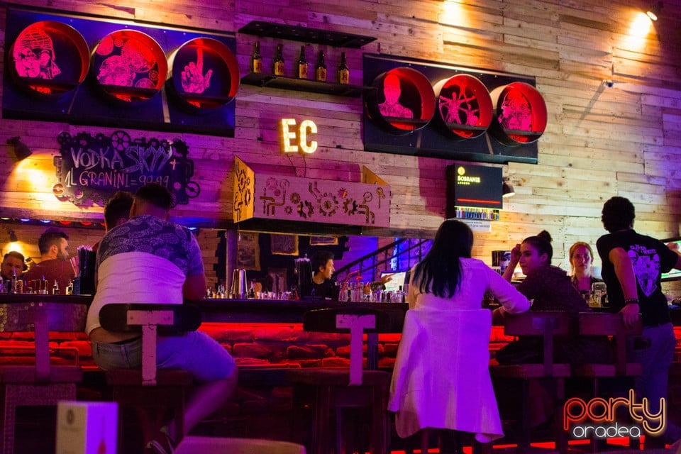 Sâmbătă seara la Steam Bar,