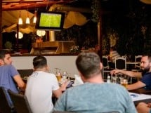 Sâmbătă seara la Vine Summer Garden