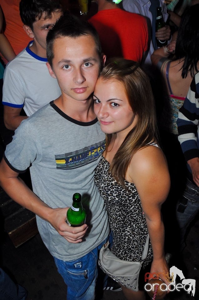 Sâmbătă seara petrecem în Escape, 