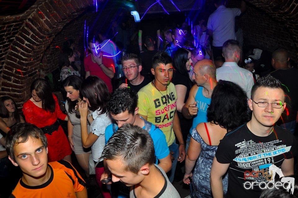 Sâmbătă seara petrecem în Escape, 