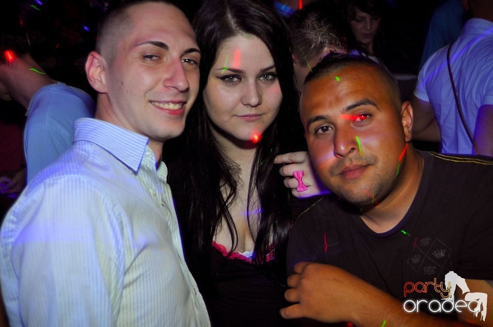 Sâmbătă seara petrecem în Escape, 