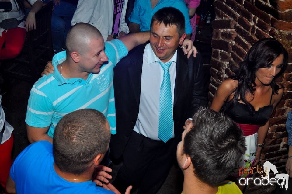 Sâmbătă seara petrecem în Escape, 