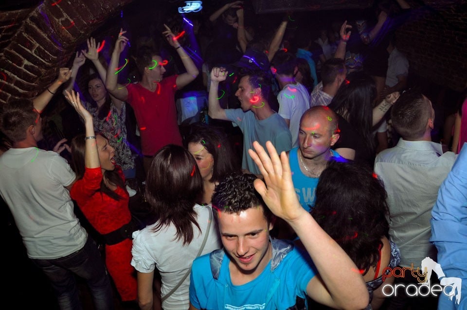 Sâmbătă seara petrecem în Escape, 