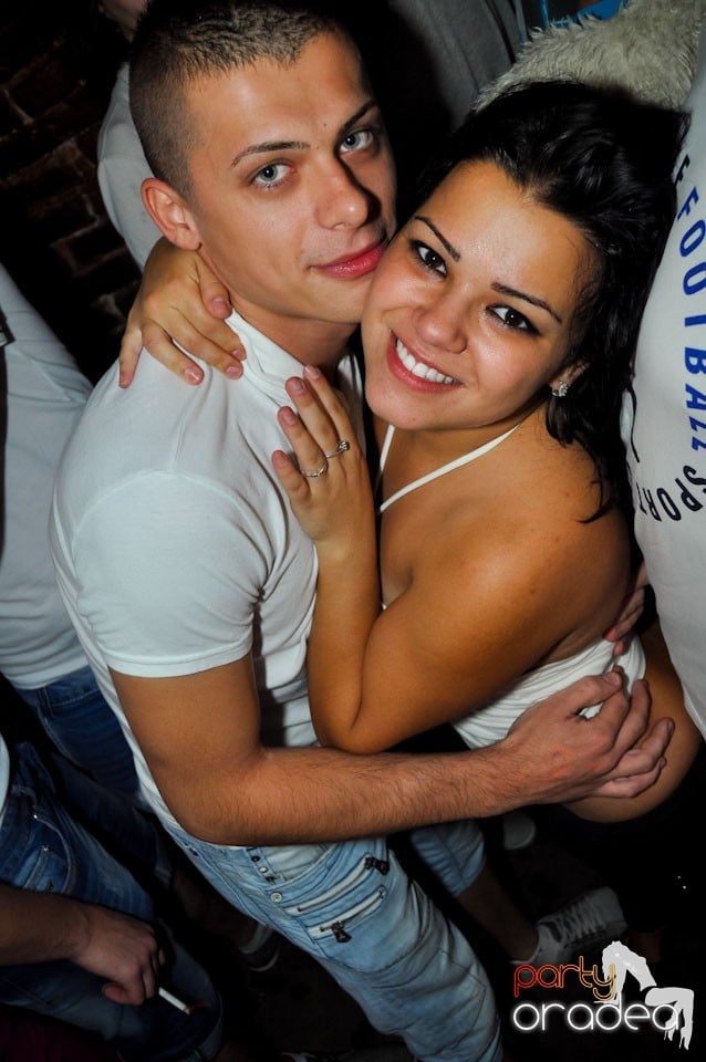 Sâmbătă seara petrecem în Escape, 