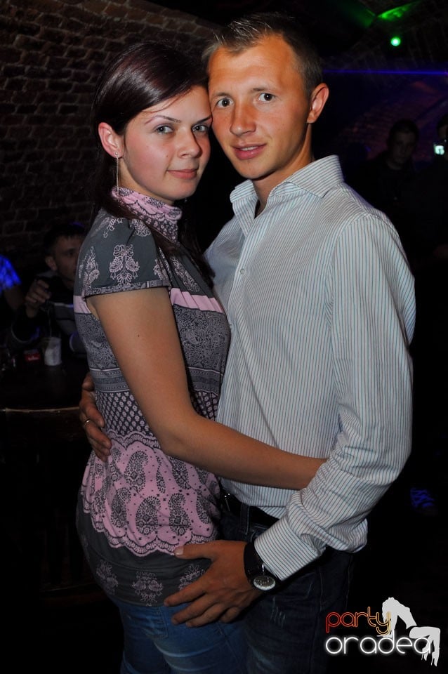 Sâmbătă seara petrecem în Escape, 