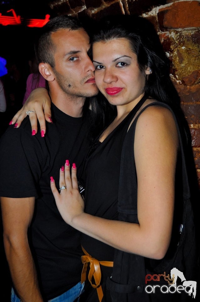 Sâmbătă seara petrecem în Escape, 