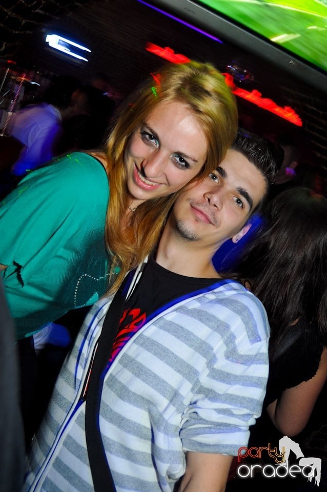 Sâmbătă seara petrecem în Escape, 