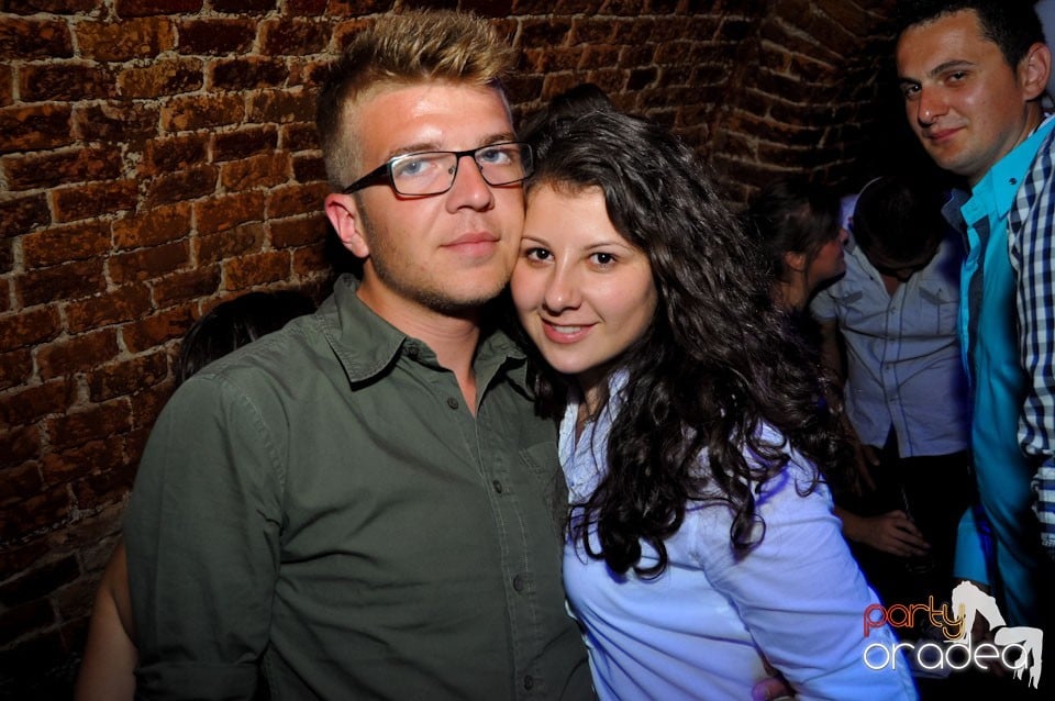 Sâmbătă seara petrecem în Escape, 