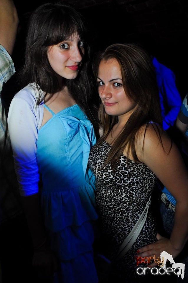 Sâmbătă seara petrecem în Escape, 