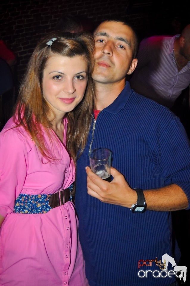 Sâmbătă seara petrecem în Escape, 